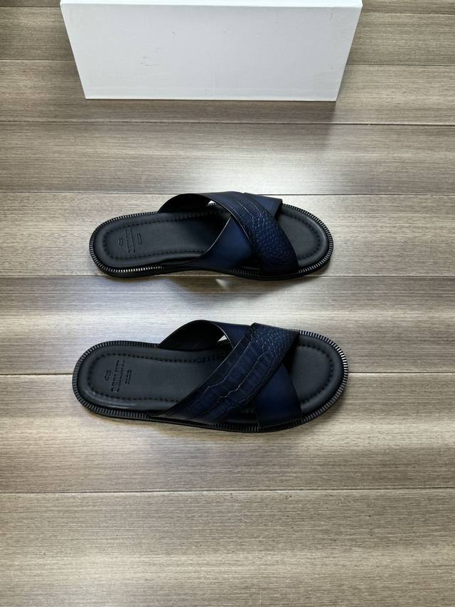 Berluti 伯尔鲁帝 布鲁提 -高端品质 原单 -鞋面：纳帕小牛皮、手工改色、车股工艺、鞋身激光品牌图腾 -内里：水染牛皮 -大底：超轻tpu发泡 包中底；