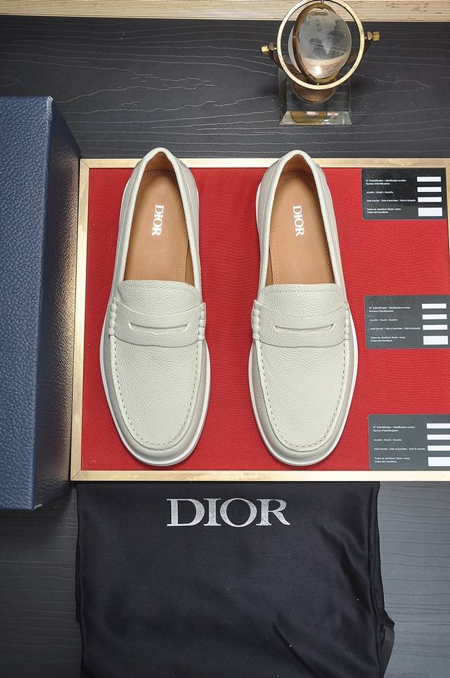 出厂价 迪奥 Dior 高端货 牛里 原单品质dior .迪奥 原单代购、高端皮鞋、面料：采用意大利进口牛皮水染牛里 牛皮里特供原版大底、做工精细、实物拍摄si