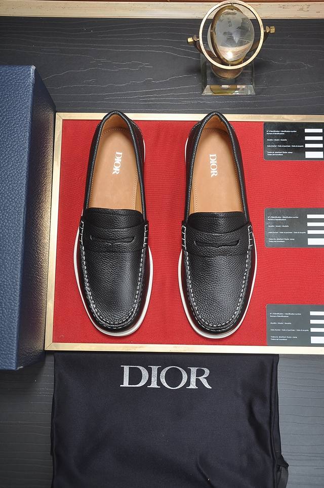 出厂价 迪奥 Dior 高端货 牛里 原单品质dior .迪奥 原单代购、高端皮鞋、面料：采用意大利进口牛皮水染牛里 牛皮里特供原版大底、做工精细、实物拍摄si