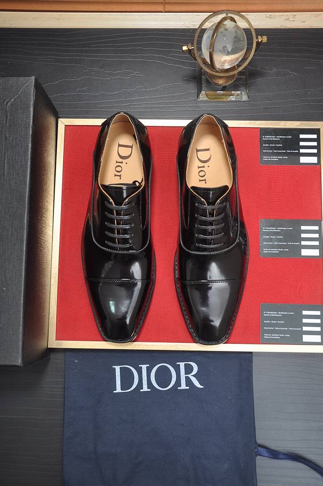 出厂价 迪奥 Dior 高端货 牛里 原单品质dior .迪奥 原单代购、高端皮鞋、面料：采用意大利进口开边珠牛皮水染牛里 牛皮里特供原版大底、做工精细、实物拍