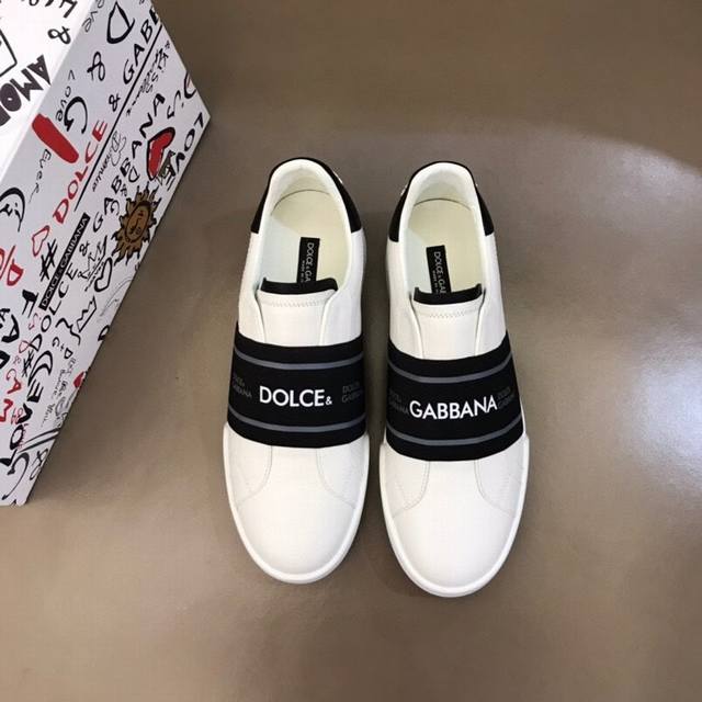 实价 2042夏季新款dolce＆Gabbana 顶级原单 Size：38-45 Dg经典经典系列，进口头层牛皮，织带设计超好看，水染.水染.水染内里，后跟高级