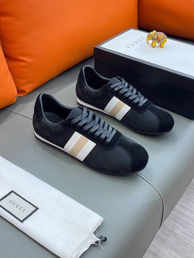 商品名称：Gucci 古驰 正规码数: 38-44 休闲鞋 商品材料：精选 进口帆布鞋面，柔软羊皮内里；原厂大底。