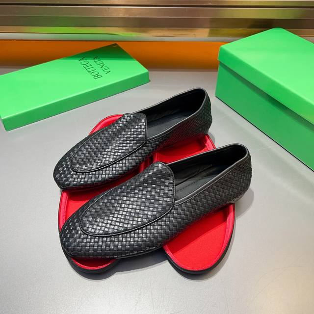 Bottega Veneta～ 码数：39–44。批： Bv官网同步新品高端系列手工编织牛津鞋，采用进口机车法国滚边工艺，手工编织，精致车工缝线。内里本染小牛皮