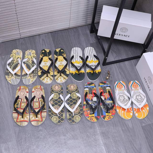 商品商标：Versace 范思哲 人字拖鞋 正码码数: 39-44 商品材料：精选原版鞋面 泡沫大底！