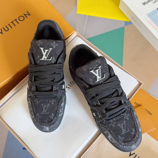 顶级版本： Lv Tarine路易威登l家 驴牌 Monogram 丹宁 牛仔布 情侣款 休闲 运动鞋 滑板鞋 原版购入开发 做货 本款 Lv Trainer