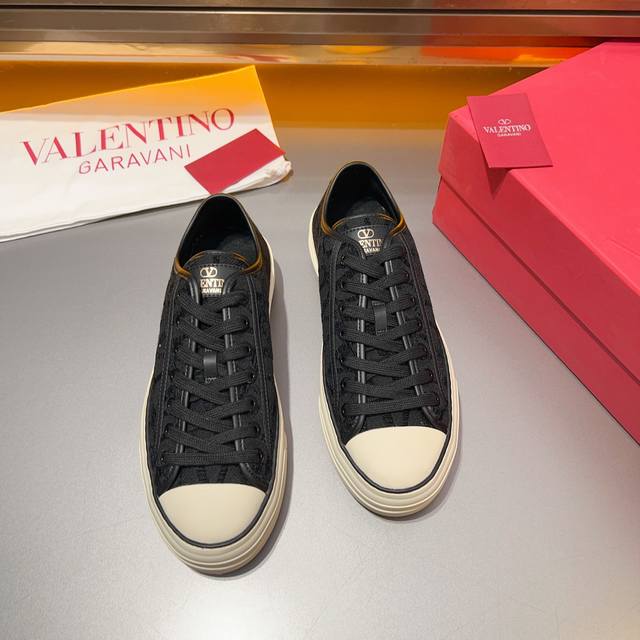 Valentino Ss24New 华伦天奴 V家2024老花厚底帆布鞋！ 鞋面刺绣老花以真皮饰边，原版tpu组合大底！ 高端精品，百搭时尚单品。 Size：3