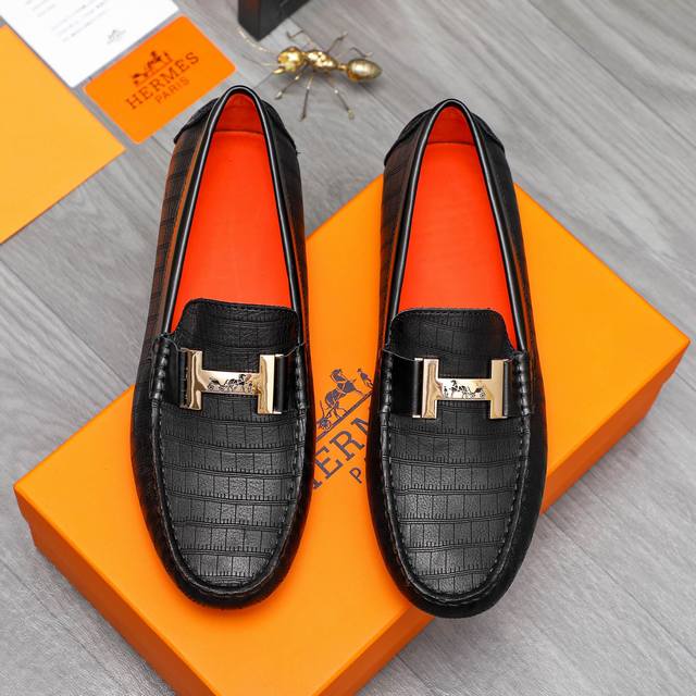 商品商标：Hermes 爱马仕 休闲套脚鞋 正码码数: 38-44 商品材料：精选压纹牛皮鞋面 牛皮内里 原版大底