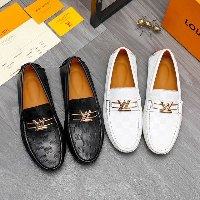 商品商标：Louis Vuitton 路易威登 休闲套脚鞋 正码码数: 38-44 商品材料：精选 牛皮压纹鞋面 牛皮鞋垫 羊皮内里 橡胶大底