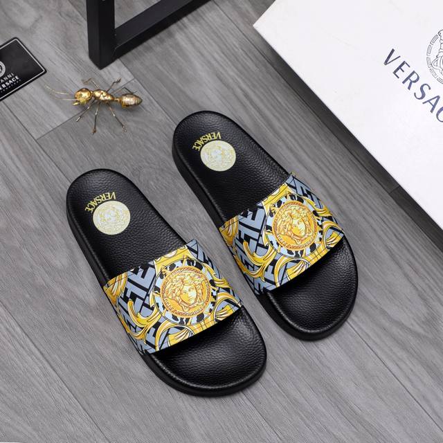 商品商标：Versace 范思哲 拖鞋 正码码数: 38-44 商品材料：精选原版材料原版大底