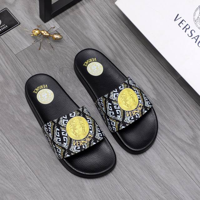 商品商标：Versace 范思哲 拖鞋 正码码数: 38-44 商品材料：精选原版材料原版大底