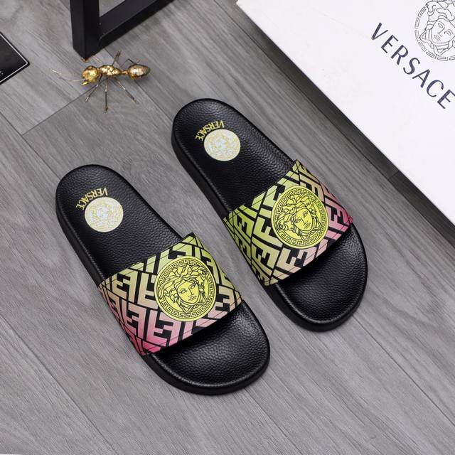 商品商标：Versace 范思哲 拖鞋 正码码数: 38-44 商品材料：精选原版材料原版大底