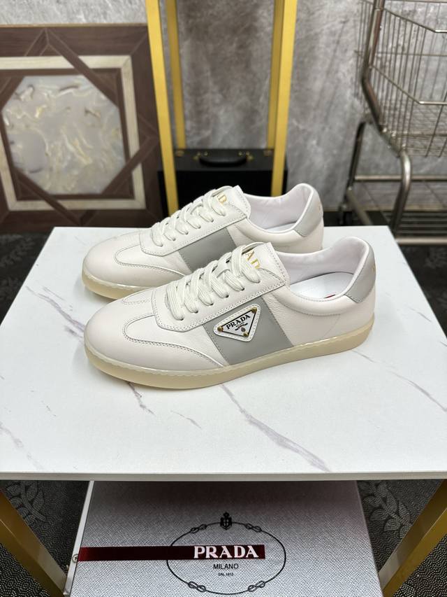 Prada-普拉达 顶级版本，套楦工艺，油边工艺，面料：高档牛皮。38–44 45订做不退换 X5