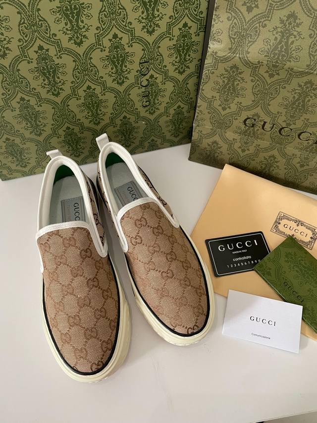 升级版 Gucci~~全新升级版，原版原色，饼干鞋 小白鞋 运动鞋 平板鞋 走秀款：明星 网红 小红书等必定种草打call 原版定制面料 经典老花布，压纹工艺