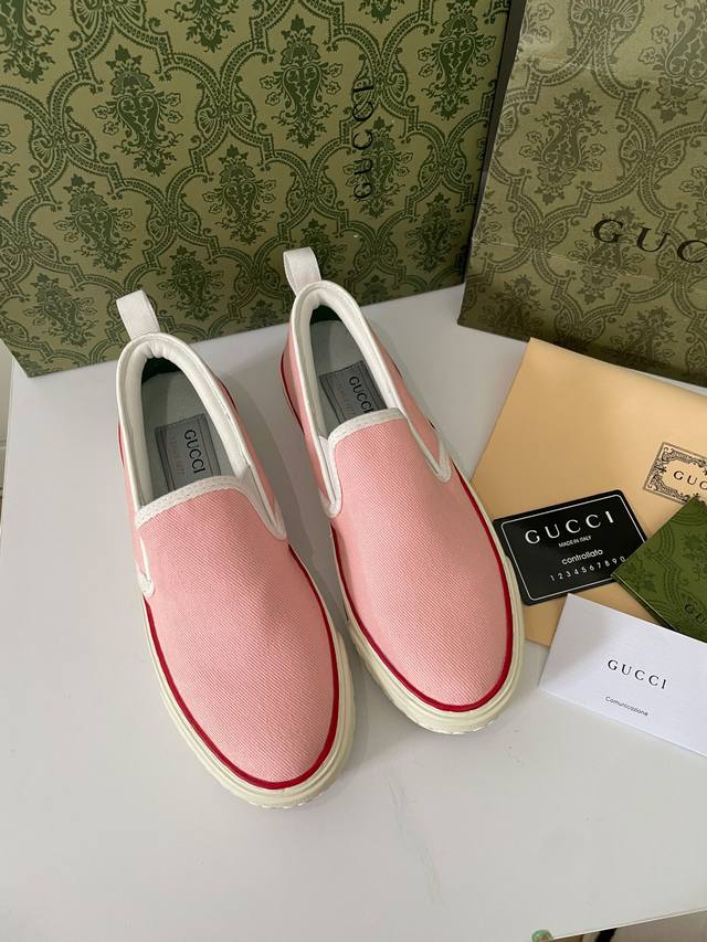 升级版 Gucci~~全新升级版，原版原色，饼干鞋 小白鞋 运动鞋 平板鞋 走秀款：明星 网红 小红书等必定种草打call 原版定制面料 经典老花布，压纹工艺