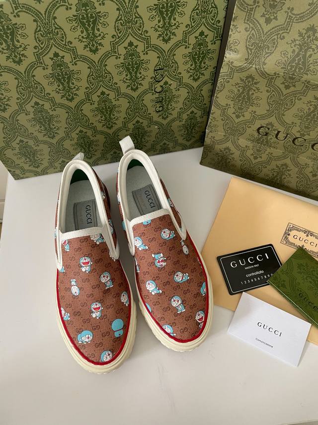 升级版 Gucci~~全新升级版，原版原色，饼干鞋 小白鞋 运动鞋 平板鞋 走秀款：明星 网红 小红书等必定种草打call 原版定制面料 经典老花布，压纹工艺