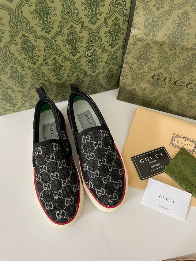 升级版 Gucci~~全新升级版，原版原色，饼干鞋 小白鞋 运动鞋 平板鞋 走秀款：明星 网红 小红书等必定种草打call 原版定制面料 经典老花布，压纹工艺