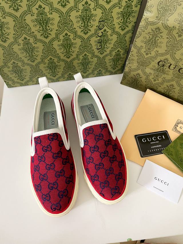 升级版 Gucci~~全新升级版，原版原色，饼干鞋 小白鞋 运动鞋 平板鞋 走秀款：明星 网红 小红书等必定种草打call 原版定制面料 经典老花布，压纹工艺