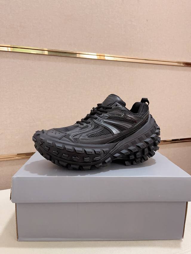 工厂价： 此款偏大 Balenciaga 巴黎世家 10Xl 复古老爹鞋 专柜同步包装 原装大盒 一切百分百还原最新官方配置 区分市面所有版本 原档案原楦数据开