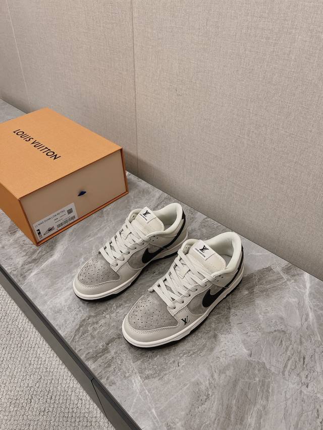 联名系列卖疯了情侣款 专柜如图包装 广州大厂品质 Nk Sb Dunk Low Lv联名-翻毛藏蓝 周年高端定制 低帮休闲板鞋 大厂纯原品质出货 超高清洁度 皮