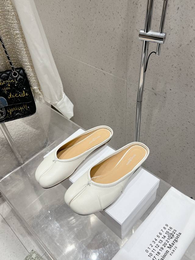 Maison Margiela｜马吉拉mm6 24Ss初夏新品皱褶分趾芭蕾舞鞋 时髦精必入 太太太百搭啦 夏天搭配各种凹造型必备 非常出片！ 定制混种小羊皮水染 - 点击图像关闭