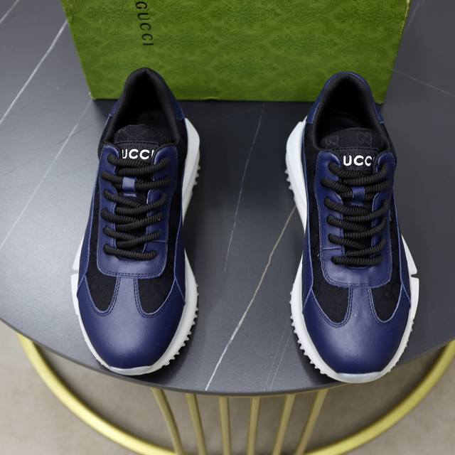 出厂价： 品牌：古奇gucci 标准码：38-44 等级：官网同款 材料：原版面料 舒适内里 轻便耐磨大底 款式类别：男士时尚休闲鞋 跑步 运动鞋 尊贵奢侈品大