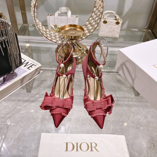 出厂 流苏织带女鞋 Dior 迪奥 2024秋季走秀新款adiorble女鞋 Cd明星同款时尚流苏蝴蝶结尖头珍珠字母logo五金扣平底凉鞋鞋市面顶级高端版本 原