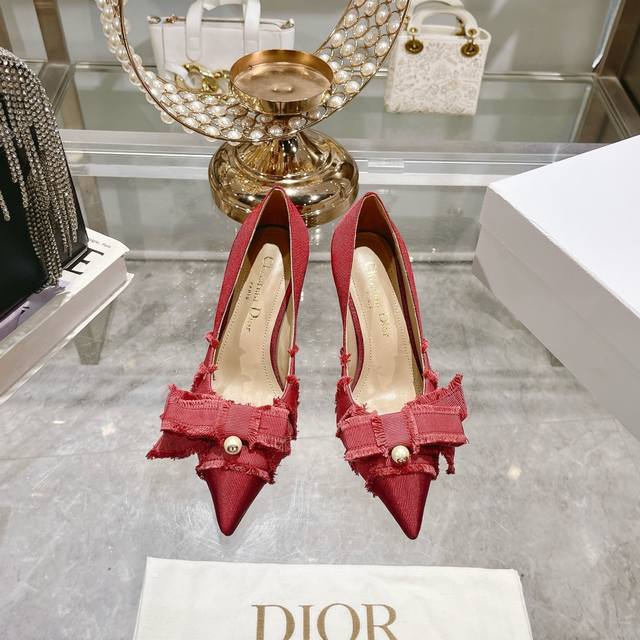 出厂 流苏织带女鞋 Dior 迪奥 2024秋季走秀新款adiorble女鞋 Cd明星同款时尚流苏蝴蝶结尖头珍珠字母logo五金扣平底凉鞋鞋市面顶级高端版本 原