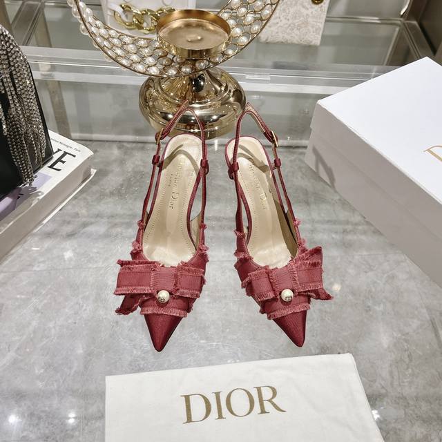 出厂 流苏织带女鞋 Dior 迪奥 2024秋季走秀新款adiorble女鞋 Cd明星同款时尚流苏蝴蝶结尖头珍珠字母logo五金扣平底凉鞋鞋市面顶级高端版本 原