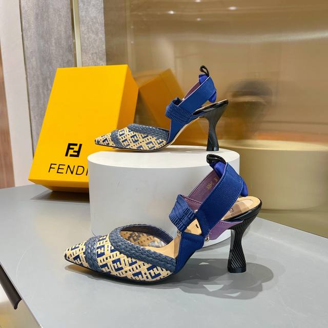 芬 迪 海外colibri Slingbacks . Colibri编织高跟单鞋 厂批： 普通大底： 真皮大底： 芬 迪这季的设计简直太好看了！1：1原版拆解复