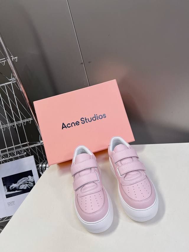 Acne Studios 24Ss 最新厚底休闲魔术贴笑脸小白鞋渠道牛货！莞货 难得一见的好货！ 最受欢迎的单品当属小白鞋，可以搭配出n种风格，无论你想扮成帅气