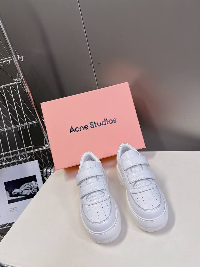 Acne Studios 24Ss 最新厚底休闲魔术贴笑脸小白鞋渠道牛货！莞货 难得一见的好货！ 最受欢迎的单品当属小白鞋，可以搭配出n种风格，无论你想扮成帅气