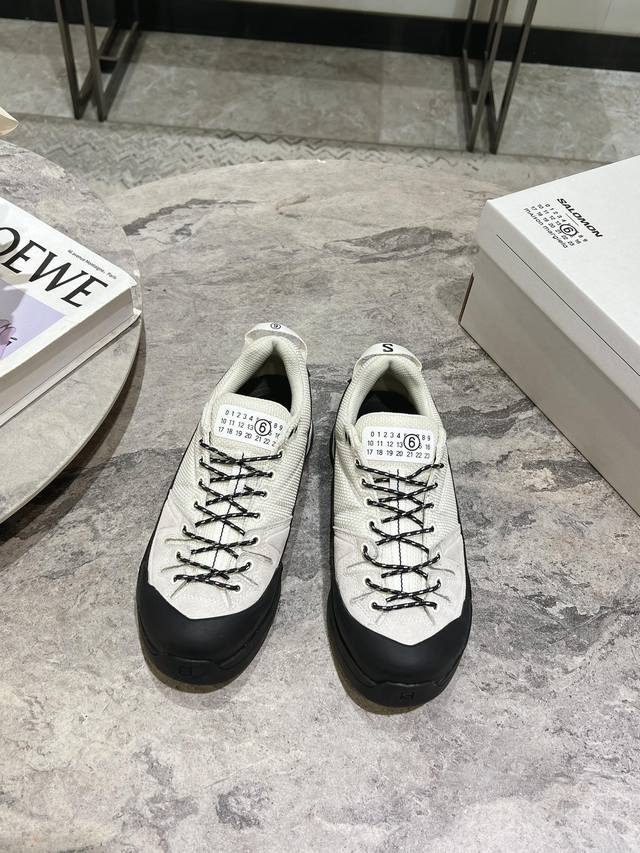 Mm6 Maison Margiela&Salomon联名款 P: 情侣款size: 女款35-39. 40定做 男款40-44，45定做 Mm6 Maison