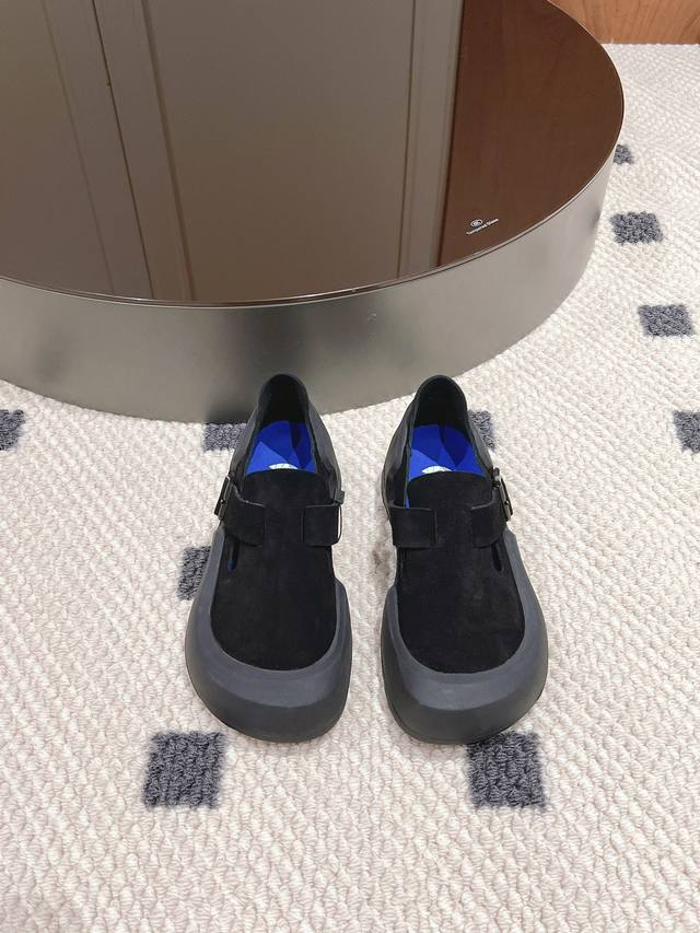 小众潮牌birkenstock24春夏博肯一脚蹬懒人乐福鞋！这系列单鞋刚出就心动了 代购找很久才买到货，真的一鞋难求，真的超级好看，姐妹们给我冲 超好穿 舒适度