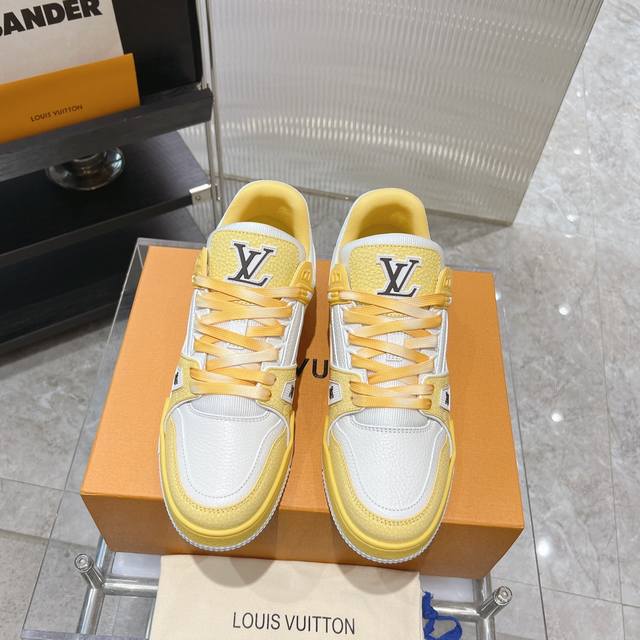 工厂价： 5 Lv Trainer ~~全新升级版~~经典回归 情侣款，滑板鞋，篮球鞋，运动鞋 Lv全新运动系列；复古风视感；拥入家族多方面经典原素；超级帅气~