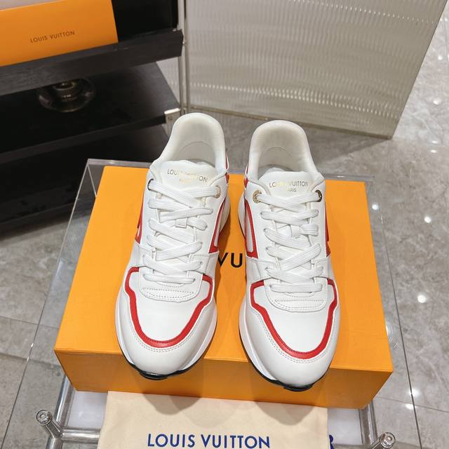 出厂价： 男10 驴家louis Vuitton 路易威登 官网zp售价rmb.8380本款 Run Away 运动鞋取材小牛皮与 Monogram 帆布，细节