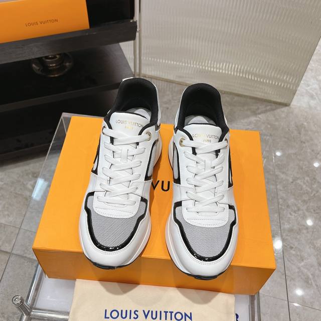 出厂价： 男10 驴家louis Vuitton 路易威登 官网zp售价rmb.8380本款 Run Away 运动鞋取材小牛皮与 Monogram 帆布，细节