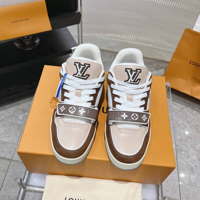 工厂价： 情侣款上线 Lvtrainer 运动鞋款号1A98Ux Virgilabloh 向复古篮球鞋汲取灵感，为路易威登呈献lvtrainer 运动鞋，成就鞋