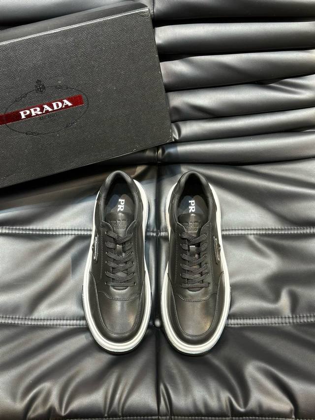 Prada 普拉达 -高端品质 原单,鞋身空压品牌logo，大底：超轻tpu发泡 橡胶；双色成型大底,超高品控 做工精细：凸显 高端 贵气 档次 38-44 4