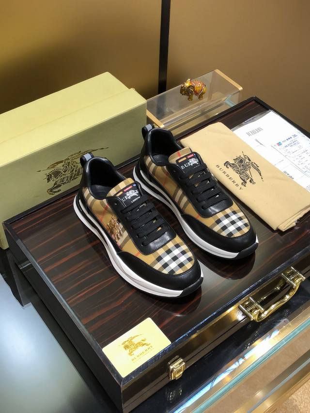 商品名称：Burberry 巴宝莉 正规码数: 38-44 休闲鞋 商品材料：精选 进口牛皮鞋面，柔软羊皮内里；原厂大底。