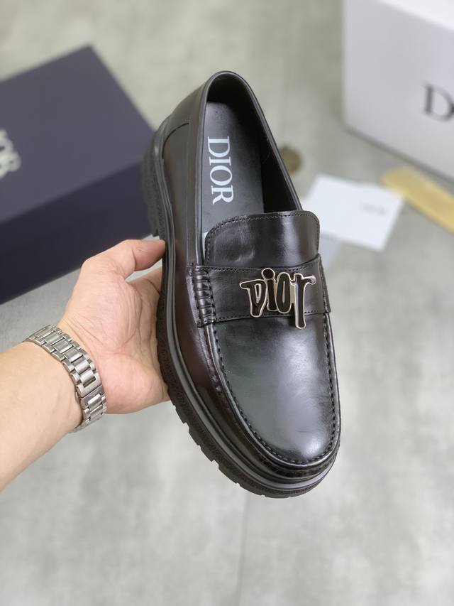 工厂价 实价 水染牛里 Dior 迪奥 原版1:1复刻！顶级意大利代购！男士商务休闲皮鞋，鞋面原版进口开边珠小牛皮，极致质感，绅士风范，内里进口水染牛皮，顶级意