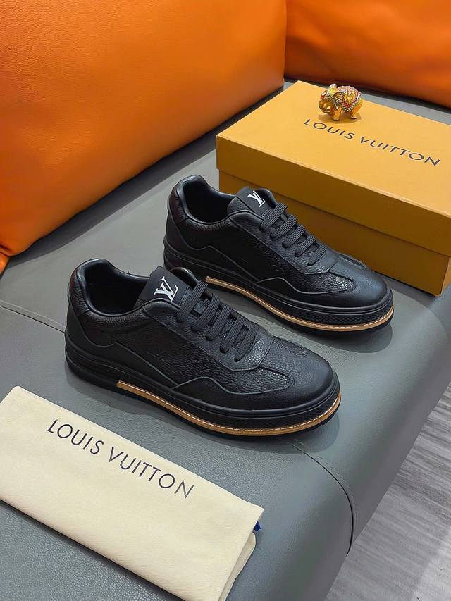 商品名称 Louis Vuitton 路易 威登 正规码数 38-44 休闲鞋 商品材料 精选 牛皮鞋面，柔软羊皮内里；原厂大底。