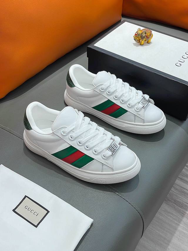 商品名称 Gucci 古驰 正规码数 38-44 休闲鞋 商品材料 精选 牛皮鞋面，柔软羊皮内里；原厂大底。