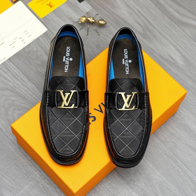 商品商标 Louis Vuitton 路易威登 商务套脚皮鞋 正码码数 38-45 商品材料 精选 优质牛皮竖紋鞋面 牛皮内里 原版大底