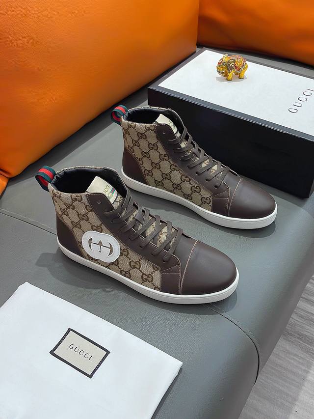 商品名称 Gucci 古驰 正规码数 38-44 高邦鞋 商品材料 精选 牛皮鞋面，柔软羊皮内里；原厂大底。