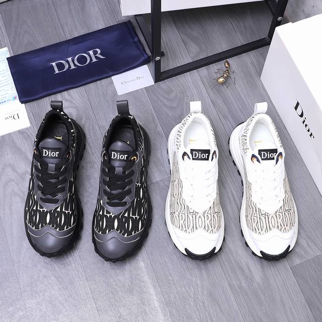 商品商标：Dior 迪奥 休闲鞋正码码数: 38-44 45.46定做不退换 商品材料：精选透气织布拼接牛皮鞋面 网内里 牛皮鞋墊 橡胶大底