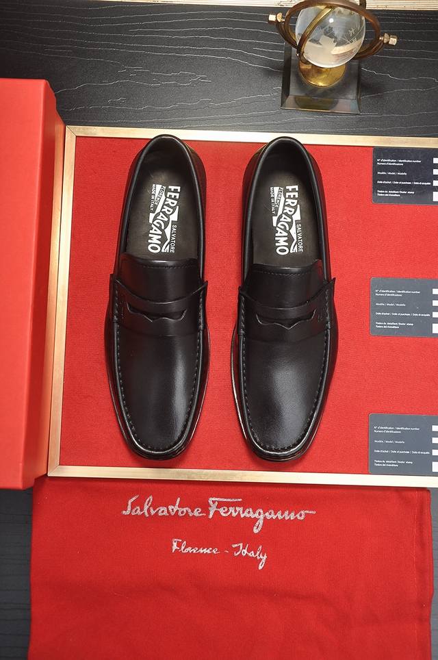 出厂价 Ferragamo 菲拉格幕 专柜最新款 原版进口开边上乘牛皮手工编织成+进口牛里+原版奢华金属扣+原版组合大底 对比无压力 38--44