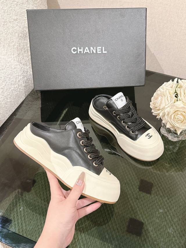 Chanel 25C 春夏专柜新款休闲运动鞋 天花板顶级品质这款靴子真的是小个子福星，厚底5cma 更精致一点，显腿瘦，关键是上脚很舒服鞋面：进口牛皮 内里：羊