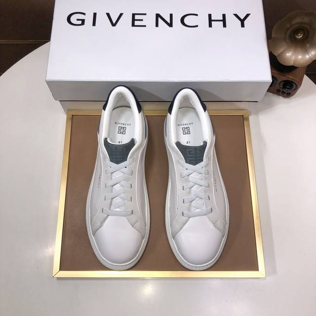 工厂 GIVENCHY.纪梵希 专柜同步发售鞋面：意大利进口品牌印花布匹 尽显奢华，透气网布内里加上双层组合，脚感舒适，鞋底：原厂特供橡胶发泡大底，轻便，舒适，