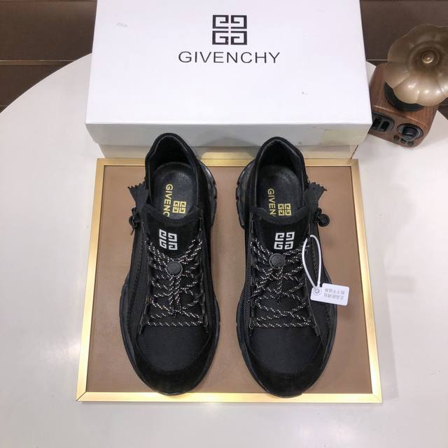 工厂 GIVENCHY.纪梵希 专柜同步发售鞋面：意大利进口品牌印花布匹 尽显奢华，透气网布内里加上双层组合，脚感舒适，鞋底：原厂特供橡胶发泡大底，轻便，舒适，