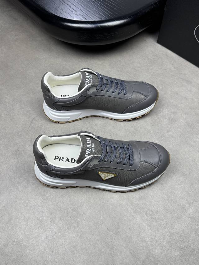 PRADA 普拉达 -高端品质 原单休闲运动鞋-鞋面：纳帕小牛皮、摔纹小牛皮、鞋身品牌金属扣件、鞋舌高周波品牌logo-内里：水染牛皮-大底：超轻TPU发泡 橡